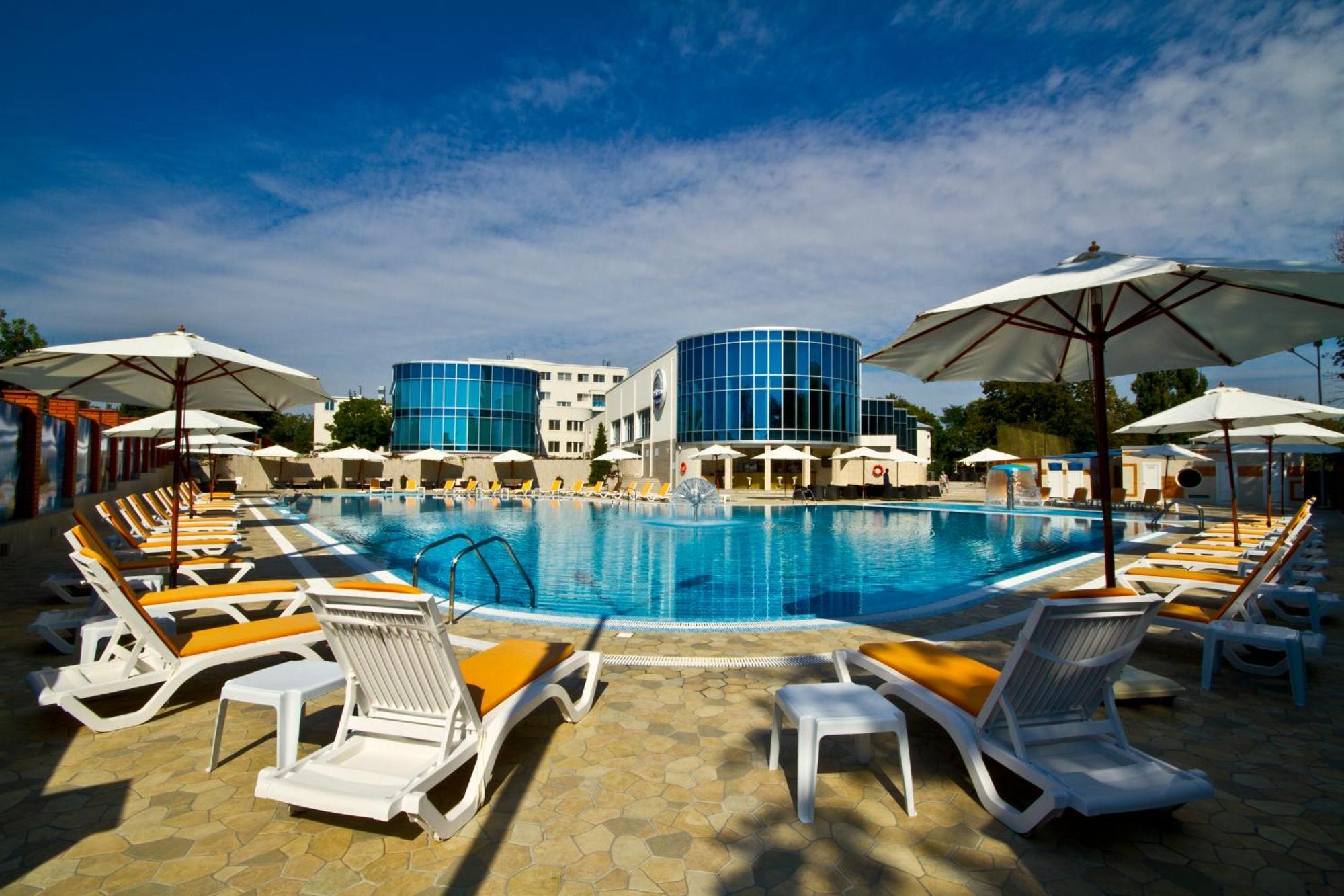 Grand-Marine Hotel & Spa Burlach'ya Balka Exterior photo